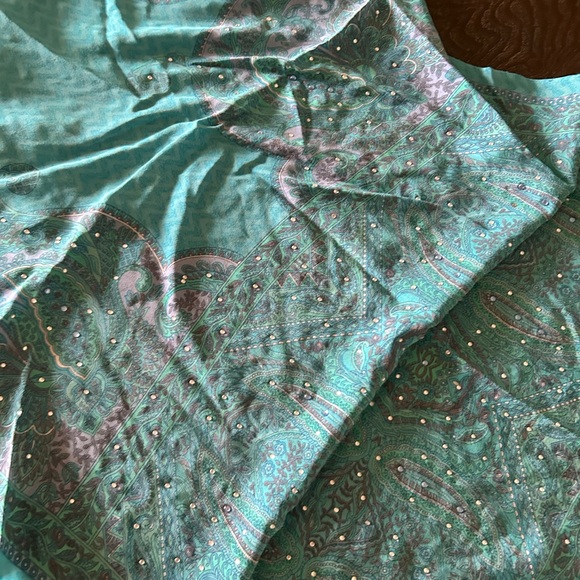 Beautiful 100% Silk Scarf made in India - Picture 2 of 6